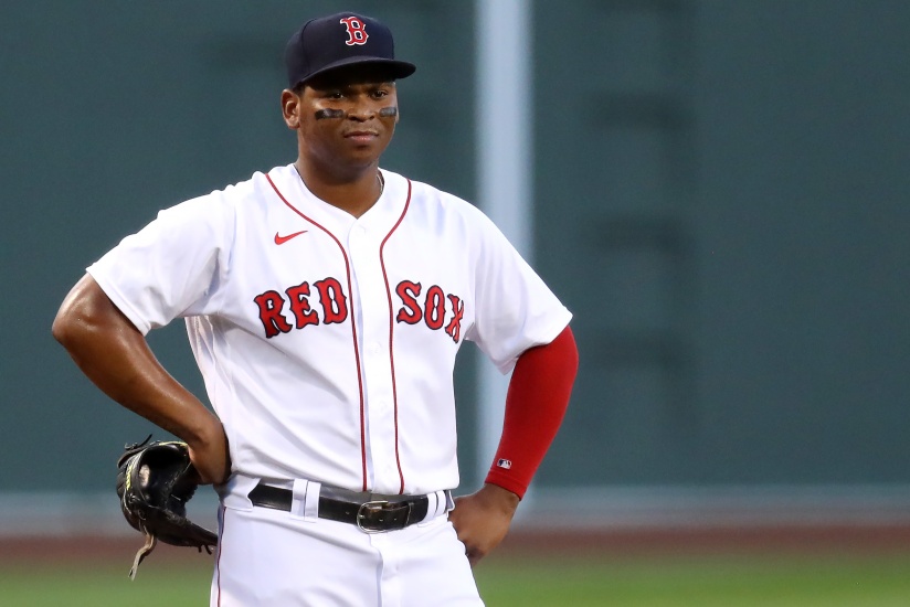 Molesto, Rafael Devers se niega a cambiar a 1B de Medias Rojas