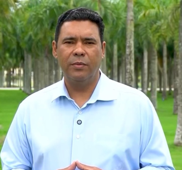 Cholitín le dio para atrás a su proyecto de ley sobre discurso de odio