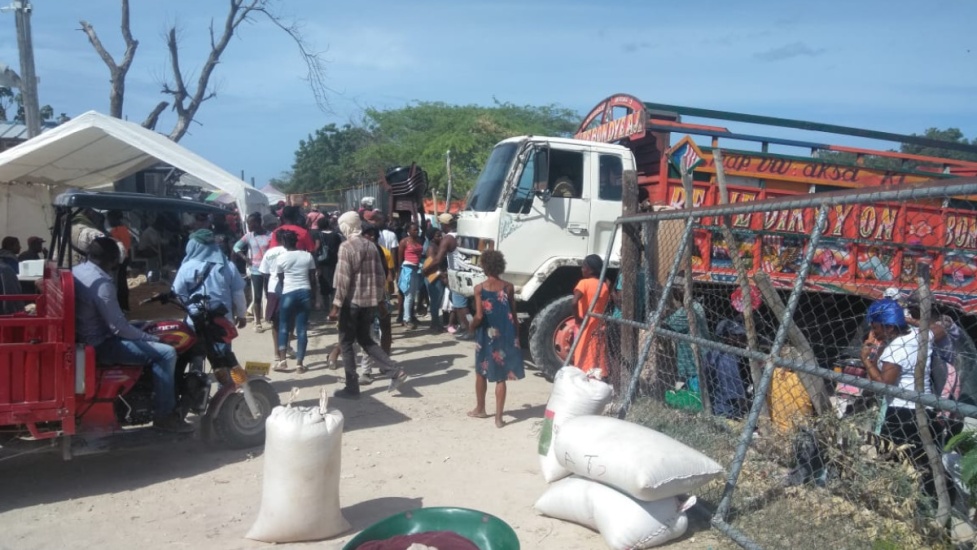 Luego de la tensa situación del lunes, se dinamiza mercado fronterizo Pedernales