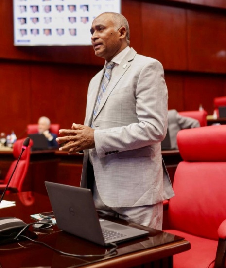 Senador Julito Fulcar anuncia solución a deuda económica del Hogar de Niñas Hijas de la Altagracia en El Llano