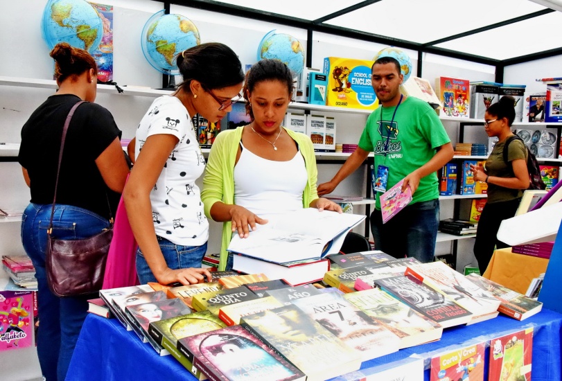 Ministro de Cultura busca alcanzar el millón de visitantes en la próxima Feria del Libro