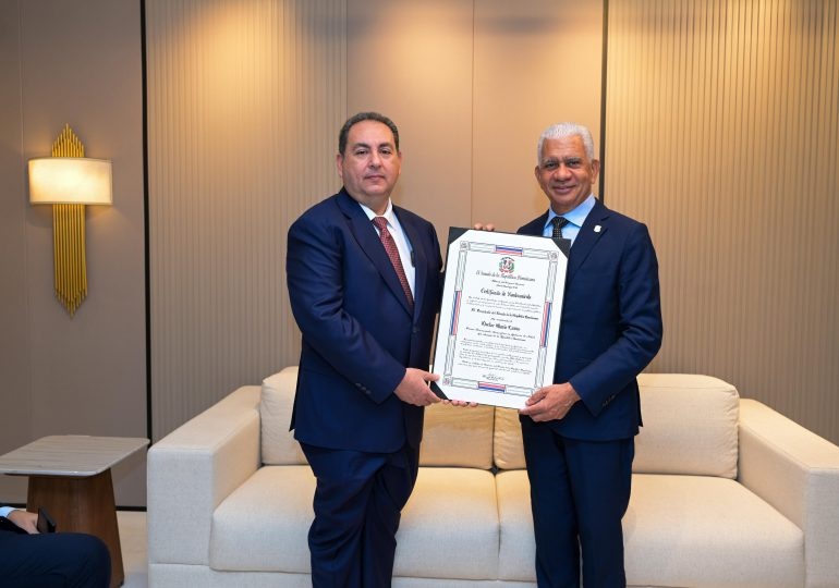 El doctor Mario Lama es designado asesor honorífico en materia de salud del Senado de la República