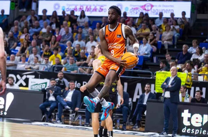 Dominicano del Valencia Basket Jean Montero rompe récord de puntos en un partido de playoff