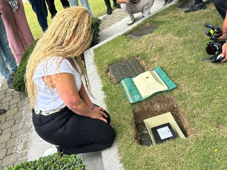 Los restos de Luis ‘El Terror’ Días fueron trasladados al Cementerio Puerta del Cielo en emotiva ceremonia
