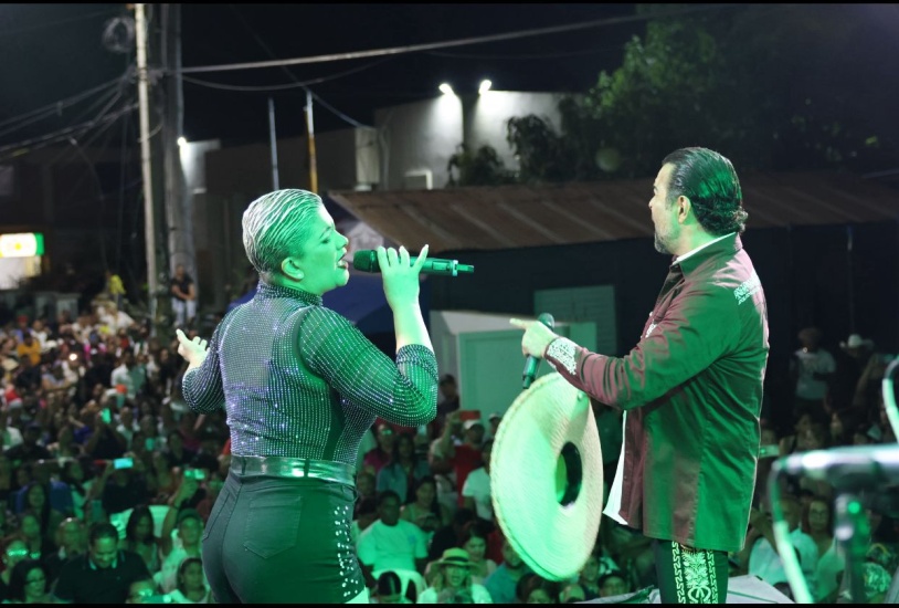 Pablo Montero, famoso cantante y actor mexicano, se gana el corazón del público de Monción en la fiesta de San Antonio