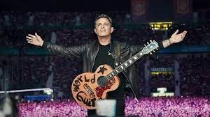 Alejandro Sanz admite haber tenido una relación con una fan de 18 años cuando él tenía 49: 