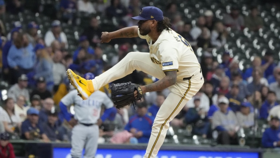 Dominicano Freddy Peralta impecable en seis entradas; José Ramírez y Agustin Ramírez caliente, Azulejos, Tigres y Reales ganan