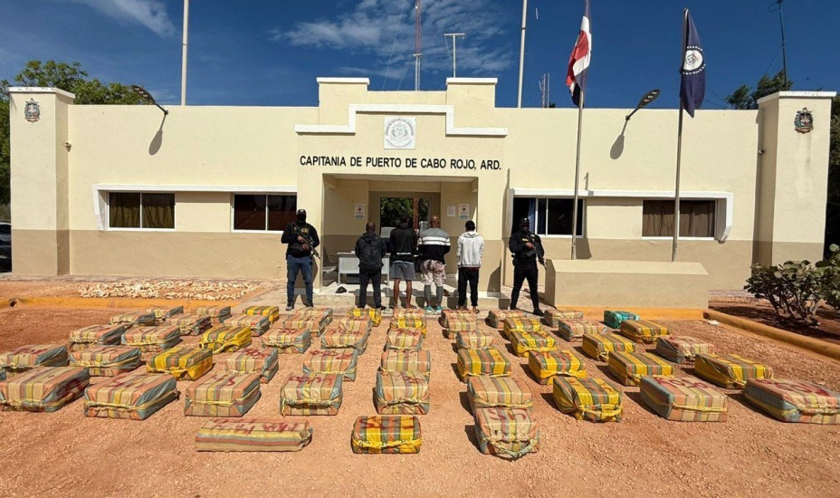 Un cargamento de 1, 536 paquetes, más de 1.5 toneladas de cocaína, fue incautado en un operativo en Pedernales.