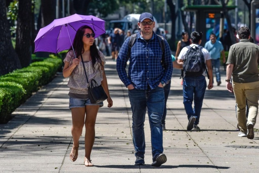 Para este martes, se mantendrán las temperaturas calurosas debido a la época del año y la presencia de polvo del Sahara
