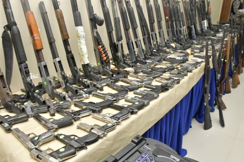 Interior y Policía recibe 218 armas de fuego y 5,800 municiones decomisadas por la Fiscalía del Distrito Nacional