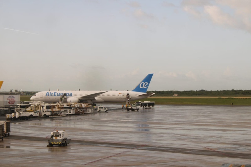 Se trató de una falsa alarma alerta de bomba en avión procedente de Madrid - SD