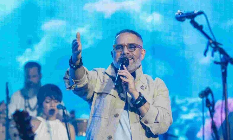 Al frente de su banda El Corredor de la 27, y bajo el título “Atlantis 20 años”, Pavel Núñez celebra 25 años de música