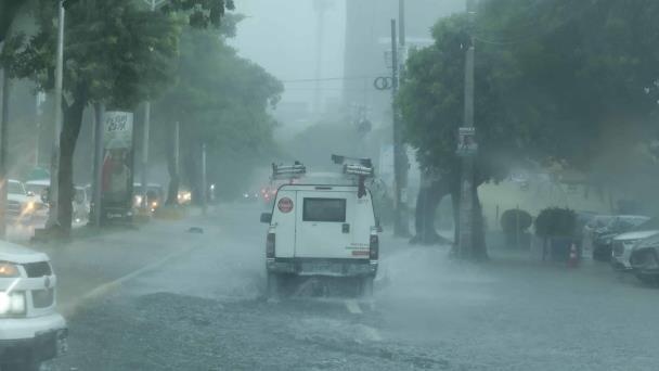 Meteorológica pronóstica lluvias y vientos fuertes por onda tropical; incrementos nubosos acompañados de lluvias
