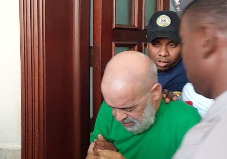  Juez Raymundo Mejía impone otra coerción contra Ángel Martínez, 500 mil pesos, presentación periódica e impedimento de salida