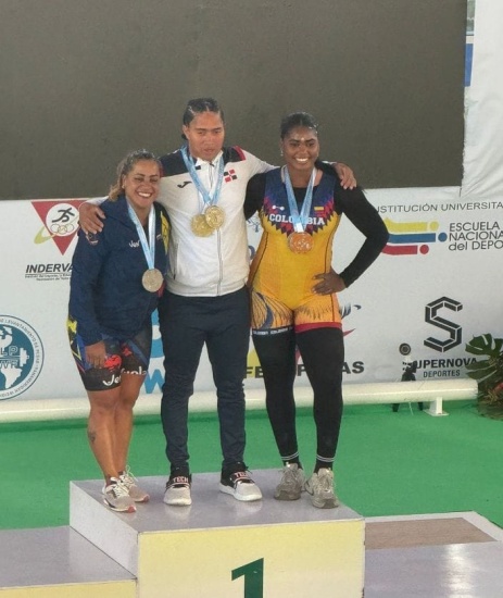 Yudelina Mejía pesista dominicana conquista tres oros de la categoría de 86 kilogramos en el Campeonato Panamericano de Mayores de Levantamiento de Pesas 