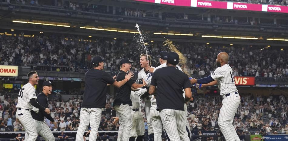Yanquis vencen Rays 5-4 en dramático partido en 11 entradas