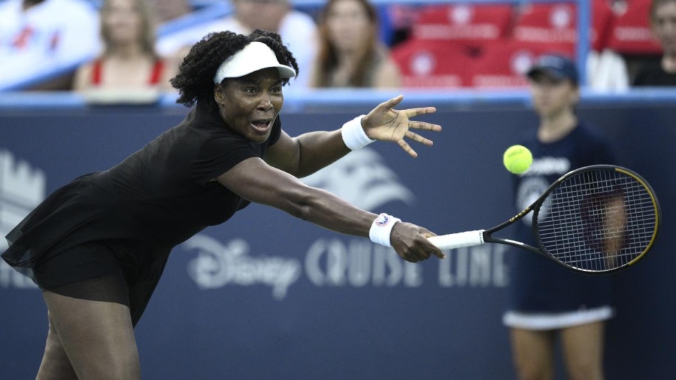 Venus Williams de 45 años, no pudo La polaca Magdalena Frech, en su regreso a la competencia