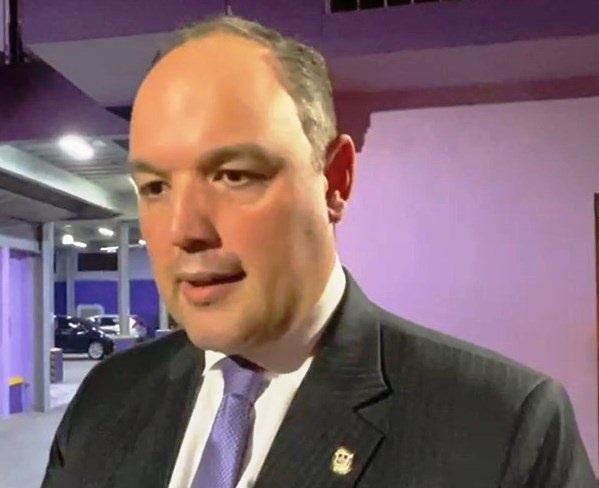 Ex-senador de la provincia Barahona renuncia del PLD  tras casi 20 años de militancia