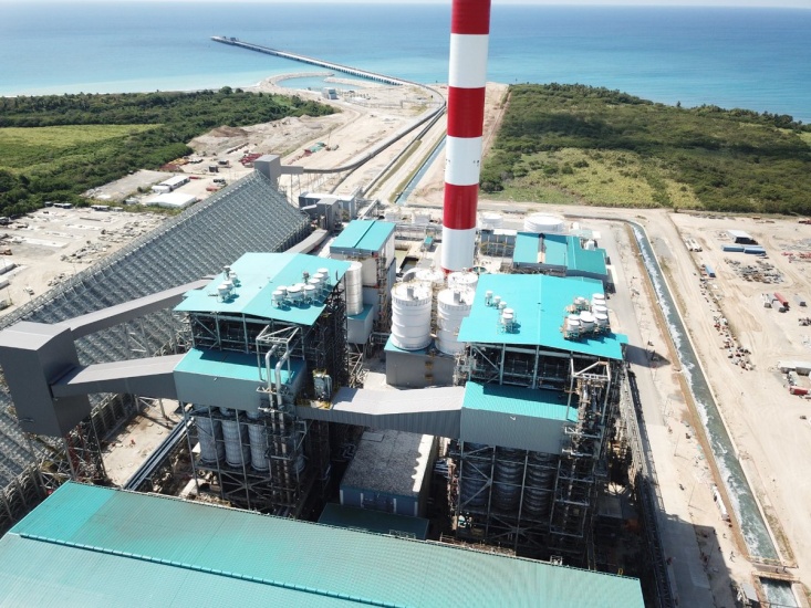  Unidad 2 de la central de Punta Catalina está nuevamente en servicio, luego de visita de Abinader