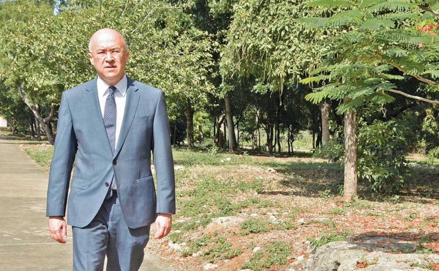 Domínguez Brito hace promesa de desarrollo nacional con enfoque en capital humano en Cutupú, La Vega