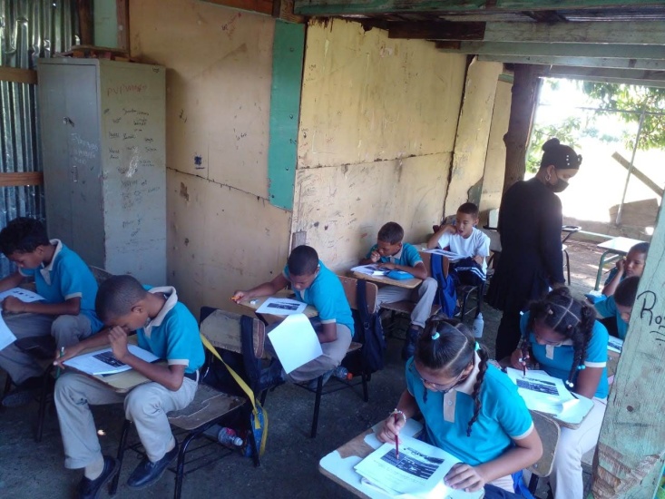 El PLD afirma que la jornada escolar extendida se ha reducido durante el gobierno del PRM