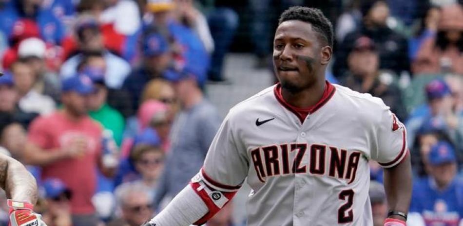 Dominicano Gerardo Perdomo dispara jonrón de dos vueltas en revés; Filis, Cardenales y Cerveceros ganan