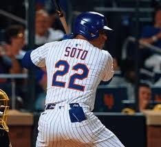 Juan Soto registrando la historia, primer jugador con 35 jonrones en tres temporadas consecutivas con tres equipos diferentes