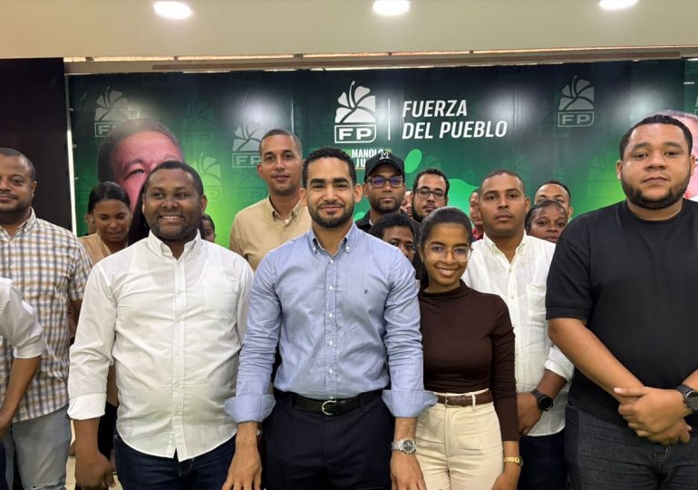 Lenín Campos, alcalde más joven de RD, oficializa su candidatura a la Secretaría de la Juventud de la FP