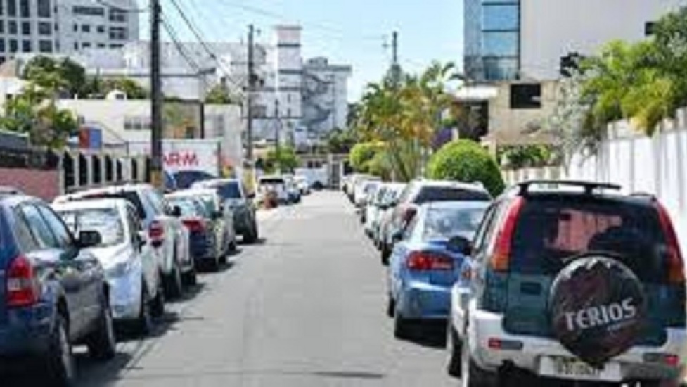 Desde este lunes multas por mal estacionamiento en el Distrito Nacional