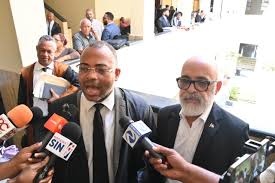 Abogado Carlos Mesa informa renuncia irrevocable como abogado de Ángel Martínez: “Lo solté en banda”