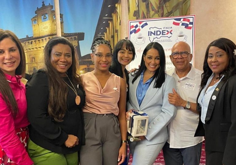Directora del INDEX realiza encuentro con decenas de representantes de asociaciones dominicanas en Italia