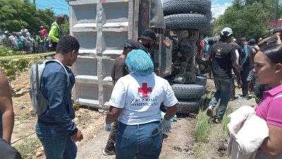Accidente de tránsito en el kilómetro 5 de la autopista 6 de Noviembre, en San Cristóbal, dejó al menos cinco muertos