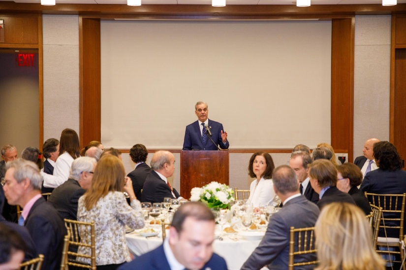 Presidente Abinader afirma que República Dominicana avanza hacia un futuro de prosperidad y sostenibilidad