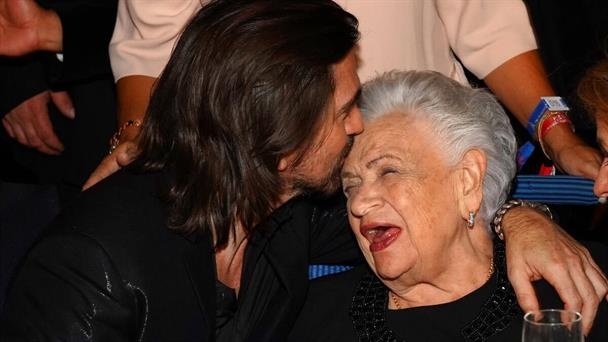 Fallece la madre de Juanes a los 95 años en Medellín