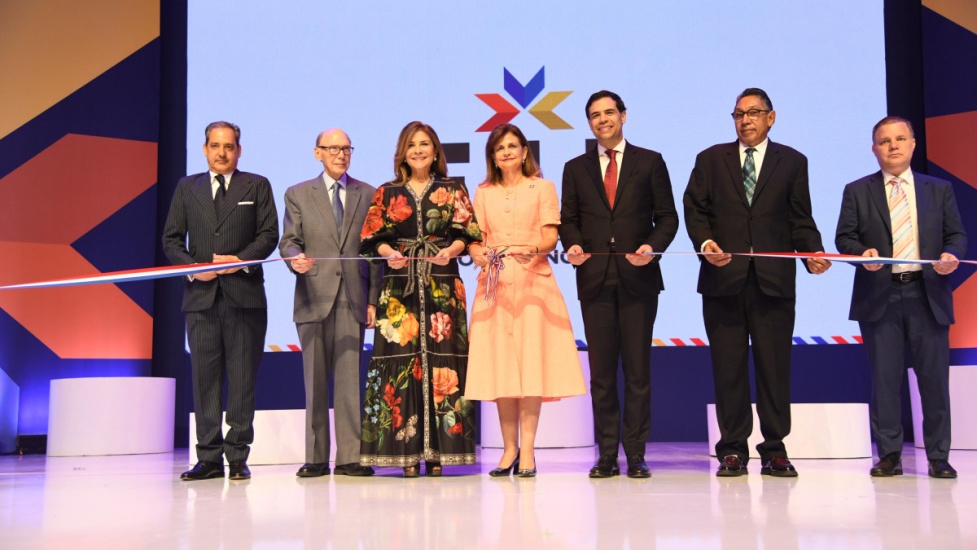 La vicepresidenta encabezó el acto de inauguración de la Feria Internacional del Libro Santo Domingo 2025