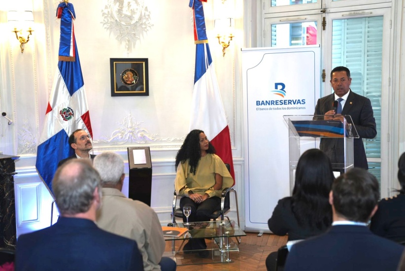 Banreservas y Embajada Dominicana en Francia celebran conversatorio con Melissa Roedán en la sede diplomática