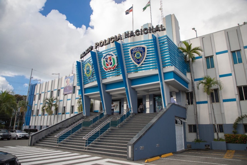 La Policía y el Ministerio Público, informa que apresa a uno e identificó a otros dos de los presuntos responsables del triple homicidio en el sector Libertador de Herrera