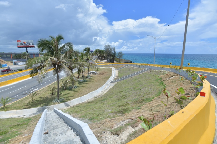 Obras Públicas anuncia apertura del paso a desnivel de la avenida Hípica totalmente renovado