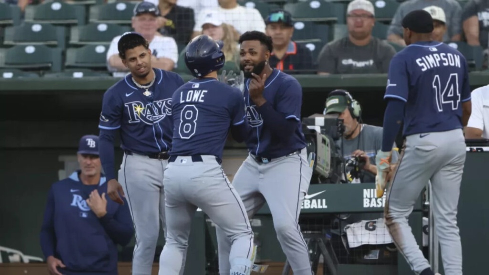 Dominicano Junior Caminero se fue para la calle; Cal Raleigh disparó su jonrón 54,Dodgers aplastan Gigantes, Padres y Reales ganan, resúmen 