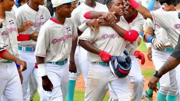 República Dominicana logra victoria sobre Aruba y empata en primer lugar