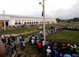 Empleados de la Zona Franca Codevi abandonan sus puestos de trabajo este lunes, ante la amenaza de no renovación de la Ley Hope