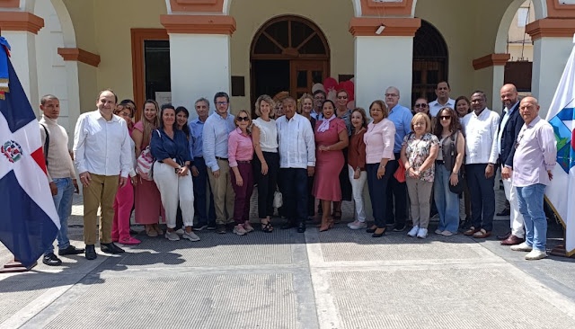 Los embajadores de 14 países realizan histórica visita al Ayuntamiento San Cristóbal, tuvieron coloquio con alcalde Nelson de la Rosa