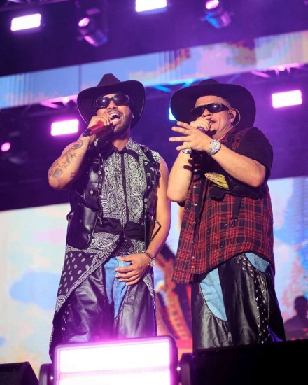 Con clásicos como “Vitamina”, “Saoko”, “Noche de Sexo”, “Besos Mojados”, Wisin conectó rápido con el público dominicano