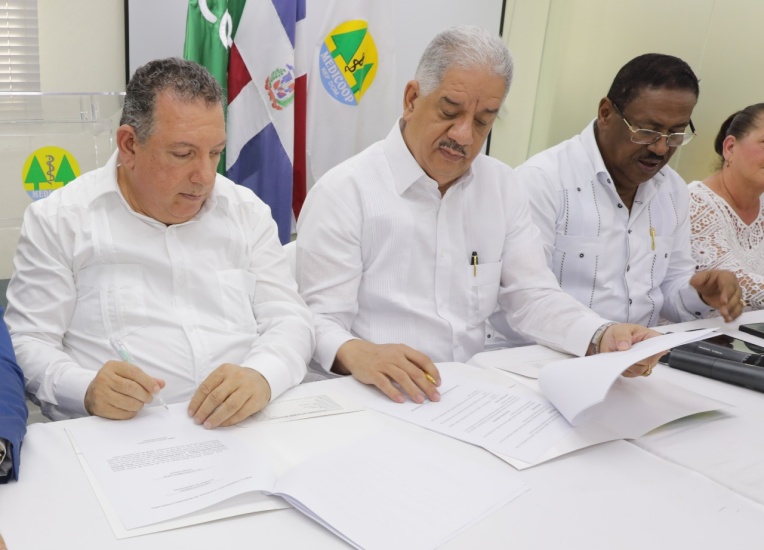 Coopnama y Médicoop fiman acuerdo de cooperación