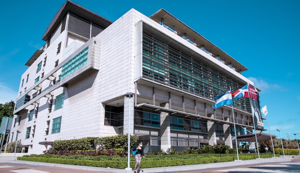  Ministerio Público asegura que los cinco hombres muertos no dispararon, como había dicho la PN.