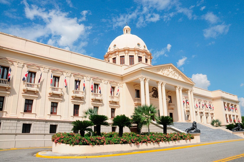 Abinader se reunió de manera virtual con 15 gobernadoras provinciales para evaluar los daños ocasionados por el huracán Melissa 