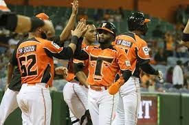 Toros 'deflecan'  Aguílas en el Valle de la Muerte en maratónico partido 