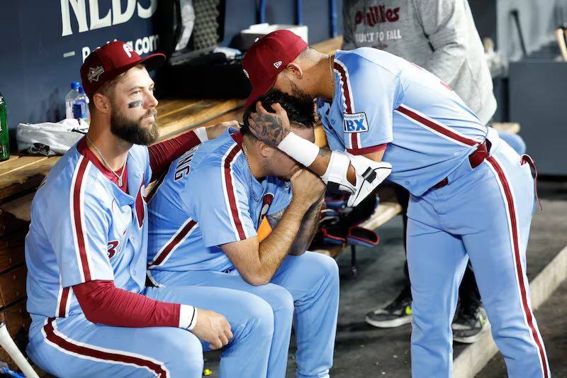 Una imágen que dice mucho del último juego Dodgers y Filis, y del sentimiento de un equipo