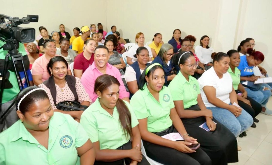 DPS Peravia y Oficina Senatorial Julito Fulcar realizan acto conmemorativo del mes de la prevención del cáncer de mama