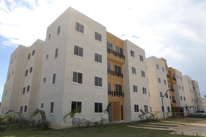 Presidente Abinader entrega 360 nuevos apartamentos en Ciudad Real San Luis, elevando a 760 las familias del proyecto que ya cuentan con un hogar seguro